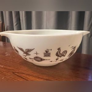 Vintage Pyrex Cinderella Americana 443 glass 2 1/2 QT Bowl